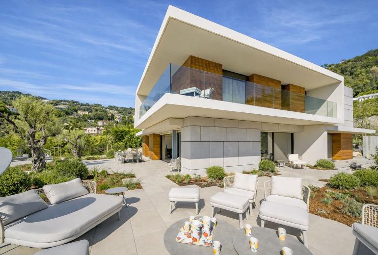 Azu128 – Elegant garden villa with pool in Cannes