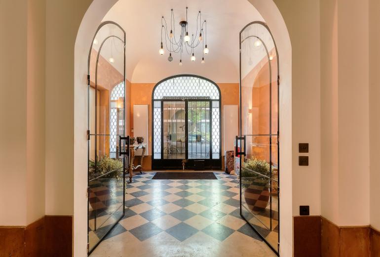 Par056 - Mansion-Style Apartment by Parc Monceau