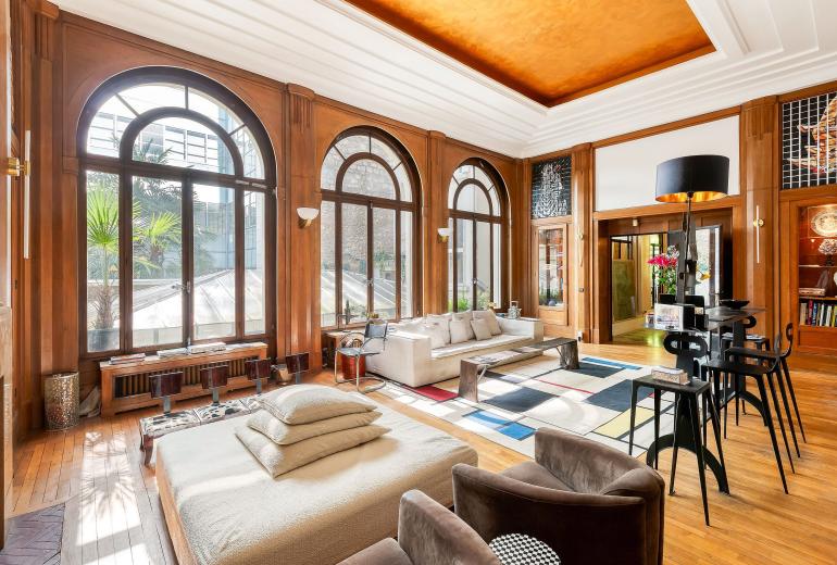 Par056 - Mansion-Style Apartment by Parc Monceau