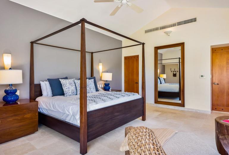 Ptm039 – Golf-front villa with ocean views in Punta Mita