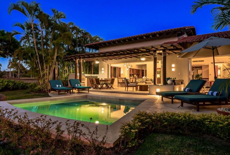 Ptm039 – Golf-front villa with ocean views in Punta Mita
