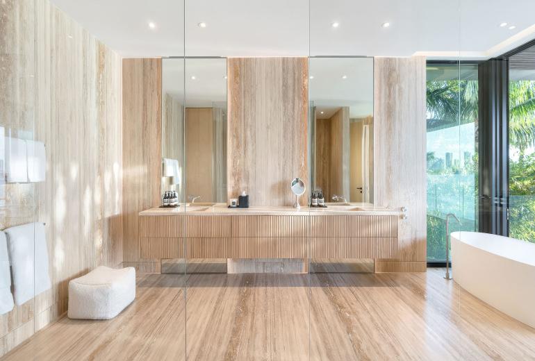 Mia006 - Designer Waterfront Residence in Miami