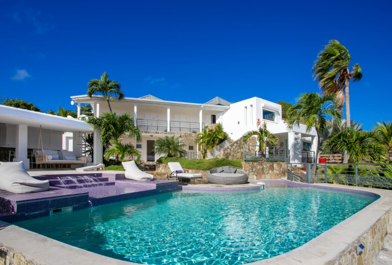 Sxm018 – Ocean-view villa on the cliffs of Terres Basses