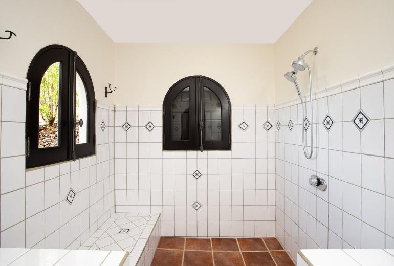 Sxm020 – Beachfront villa with cottage in Baie Rouge