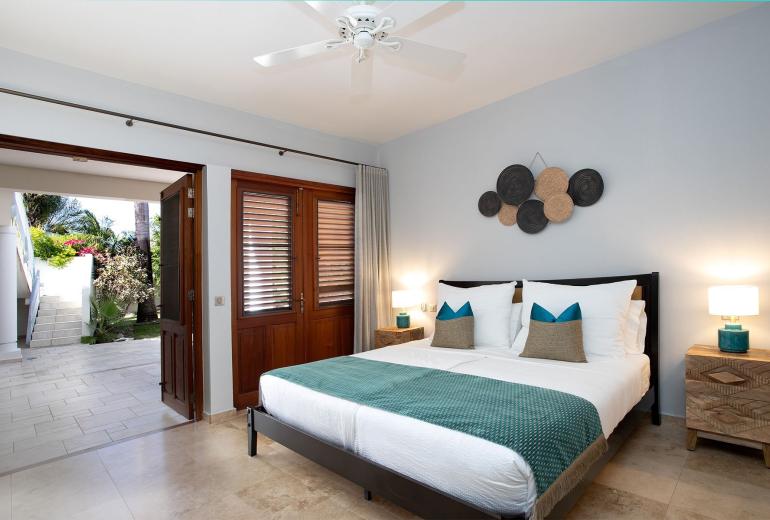 Sxm022 – Contemporary home with tennis court near Baie aux Prunes