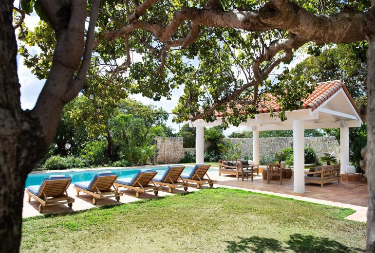 Sxm025 – Architectural home with lagoon views in Terres Basses