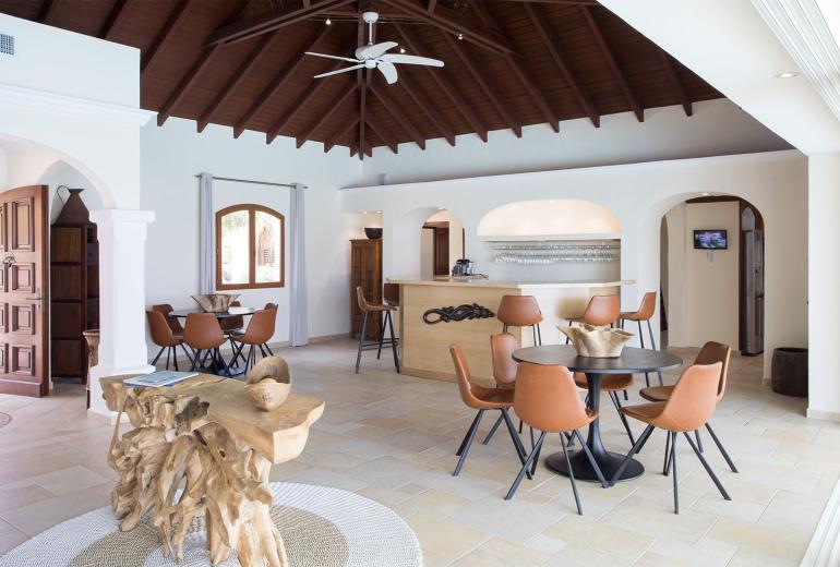 Sxm026 – Villa con playa privada en Terres Basses