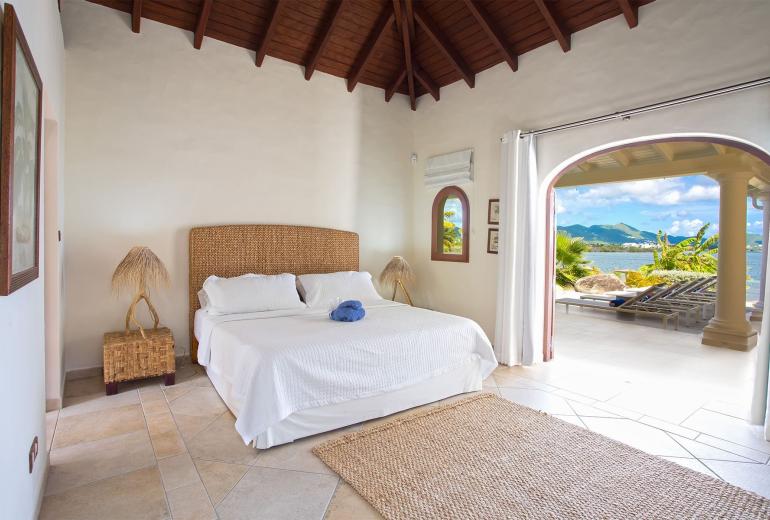 Sxm026 – Villa con playa privada en Terres Basses