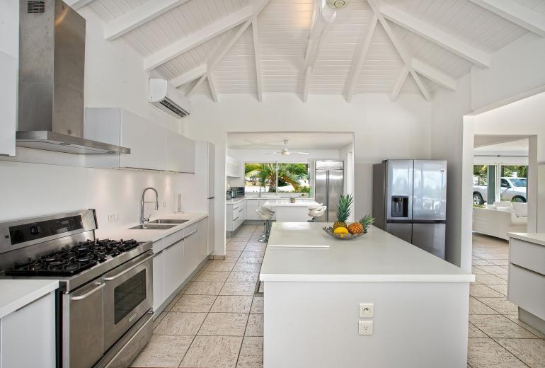 Sxm033 – Oceanview villa with large pool in Terres Basses