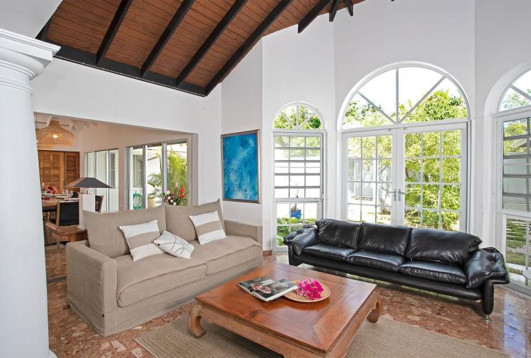 Sxm036 – Colonial-style villa with ocean views in Terres Basses