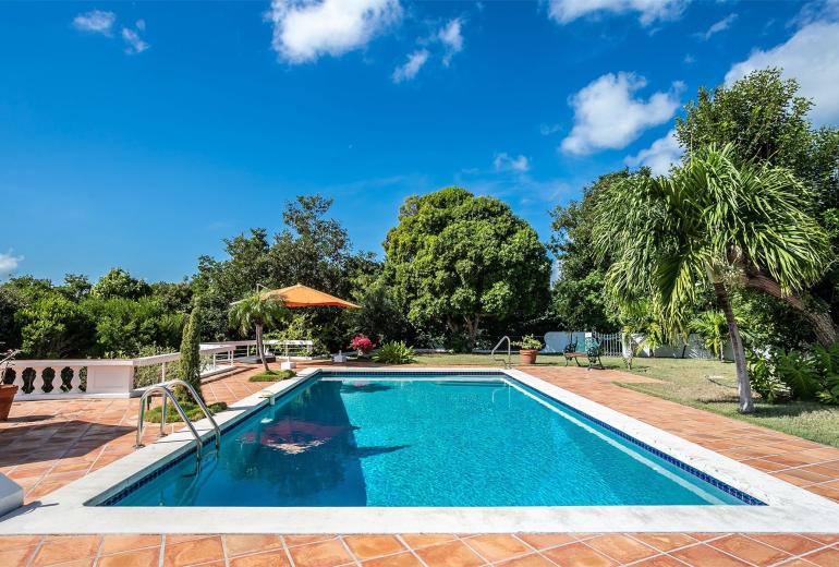 Sxm036 – Colonial-style villa with ocean views in Terres Basses