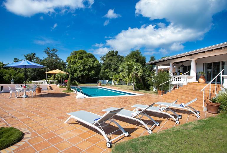Sxm036 – Colonial-style villa with ocean views in Terres Basses