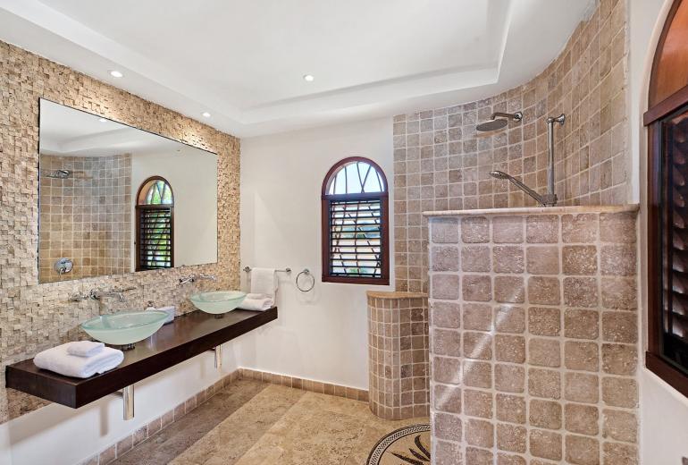 Sxm037 – Elegant villa with ocean views near Happy Bay