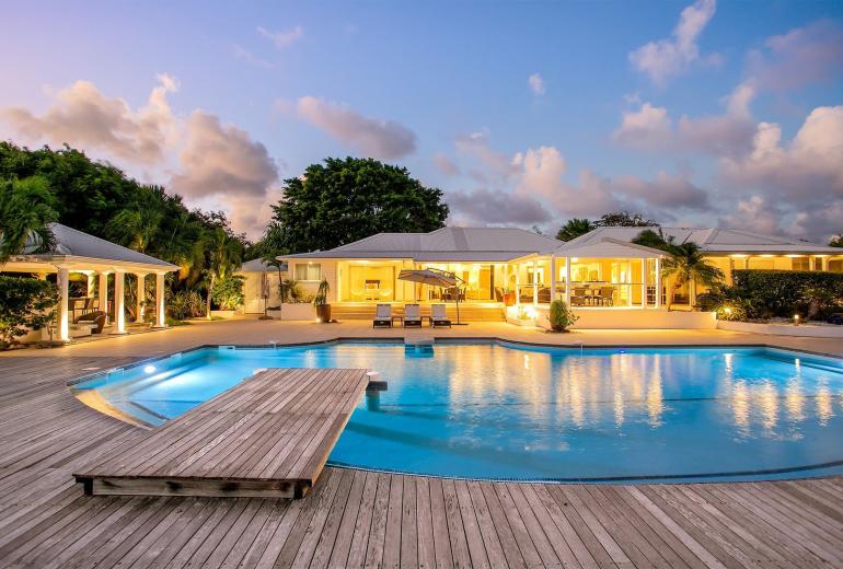Sxm040 – Élégante villa avec vue sur le lagon à Terres Basses
