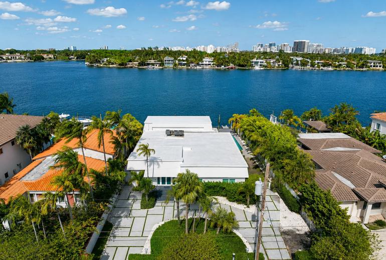 Mia016 - Waterfront Estate with Bay Views in Miami