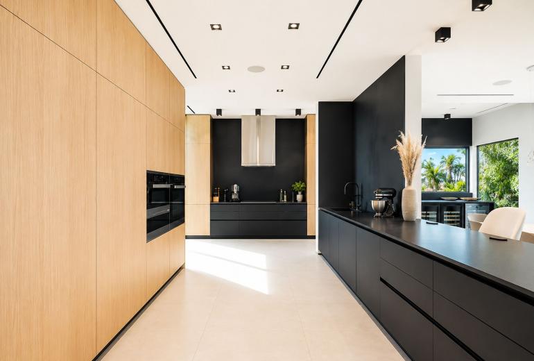 Mia017 - Modern bayfront estate in Miami Beach