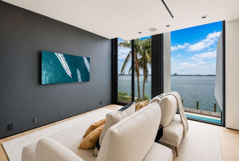 Mia017 - Modern bayfront estate in Miami Beach