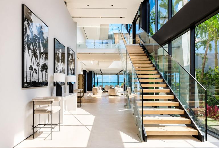 Mia017 - Modern bayfront estate in Miami Beach