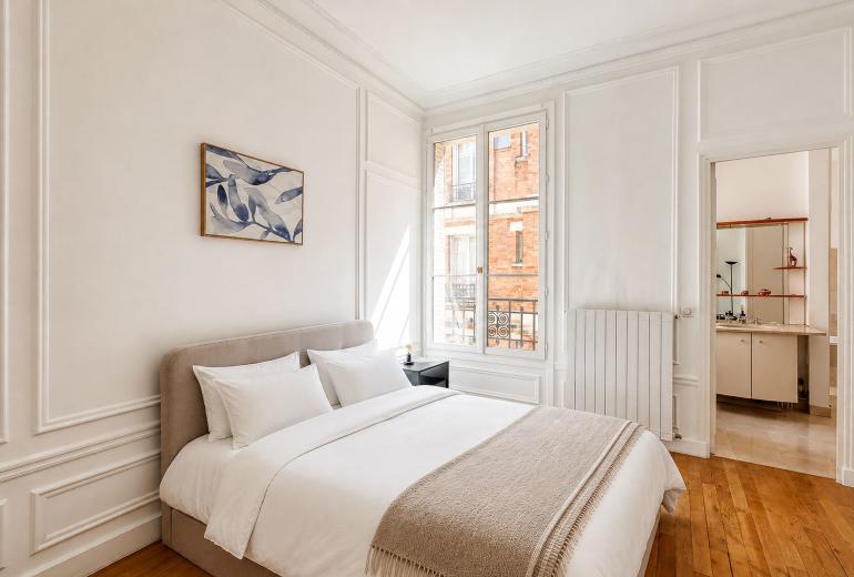 Par065 - 3 bedroom apartment in Paris 16