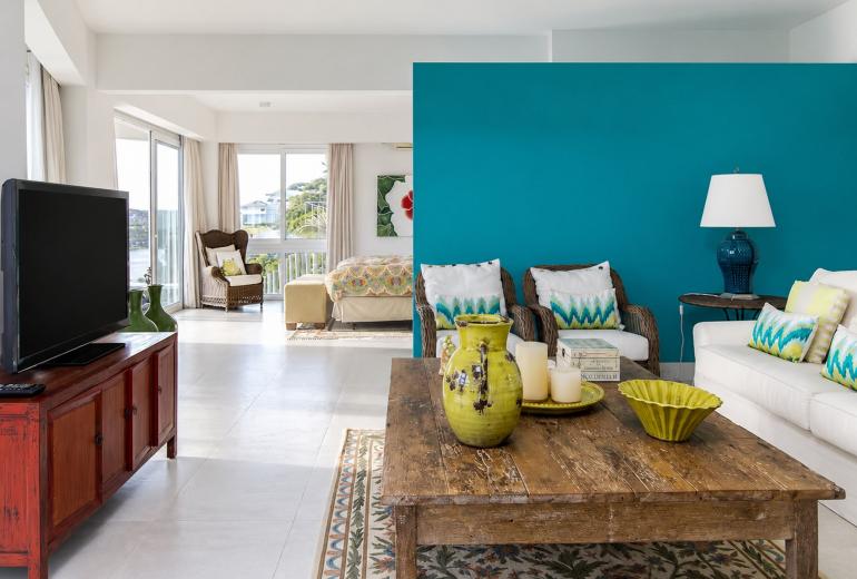 Buz020 - Modern Oceanfront Villa in Ferradura