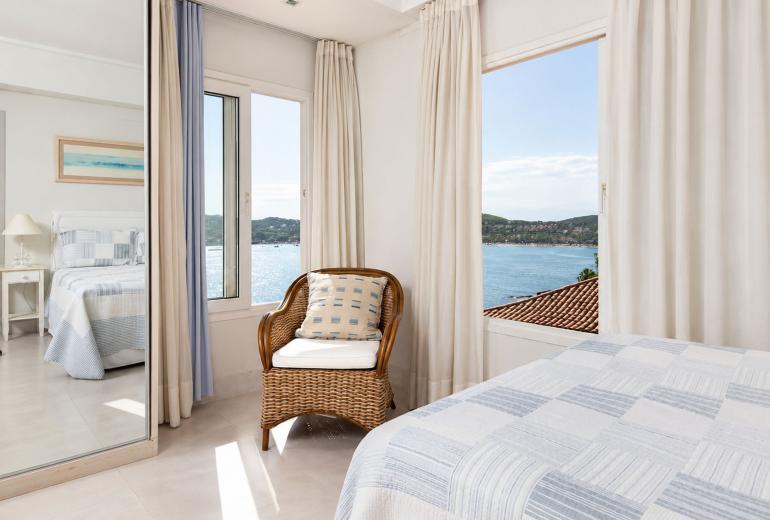 Buz020 - Modern Oceanfront Villa in Ferradura