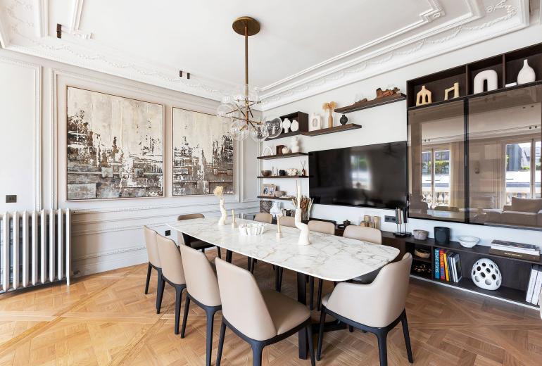 Par029 - Apartment in Paris’ Golden Triangle