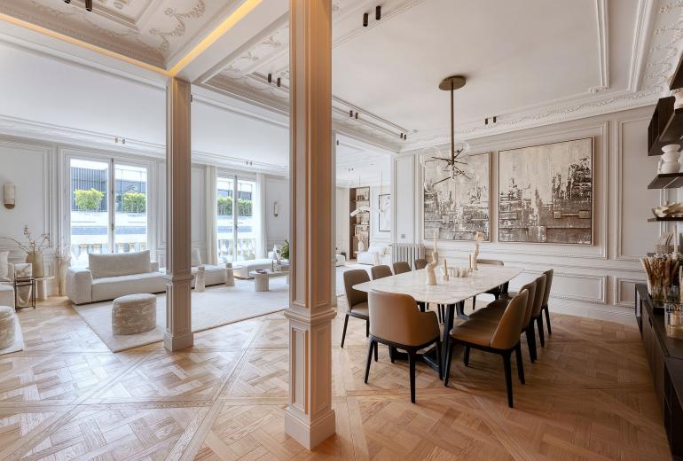 Par029 - Apartment in Paris’ Golden Triangle