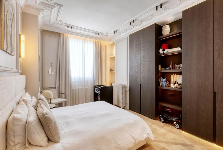 Par029 - Apartment in Paris’ Golden Triangle