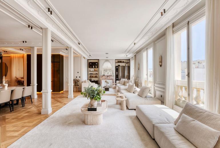 Par029 - Apartment in Paris’ Golden Triangle