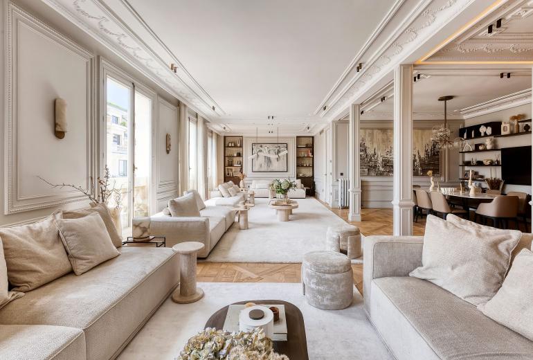 Par029 - Apartment in Paris’ Golden Triangle