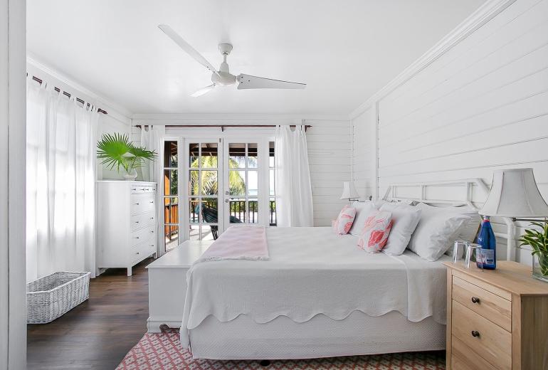 Bhs018 - Beachfront villa with heated pool in Great Exuma