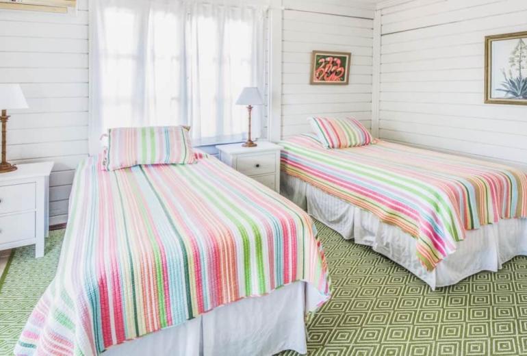 Bhs018 - Beachfront villa with heated pool in Great Exuma