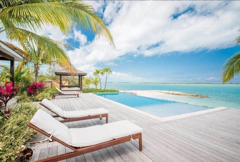 Bhs020 - Beachfront villa with infinity pool in Great Exuma