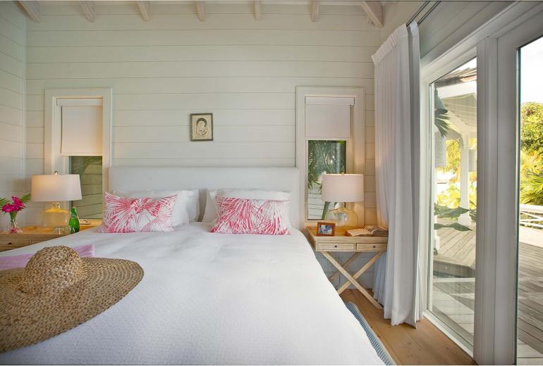 Bhs022 - Oceanfront cottage with infinity pool in Great Exuma