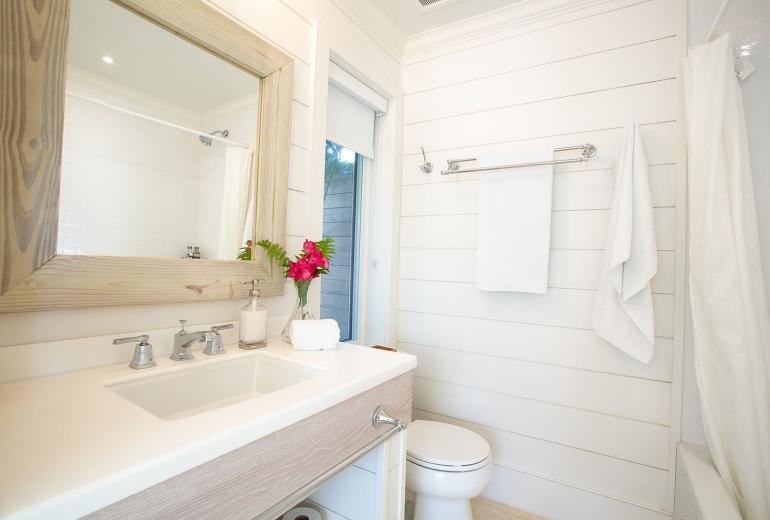 Bhs022 - Oceanfront cottage with infinity pool in Great Exuma