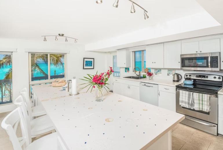 Bhs023 - Beachfront house with private pool in Exuma
