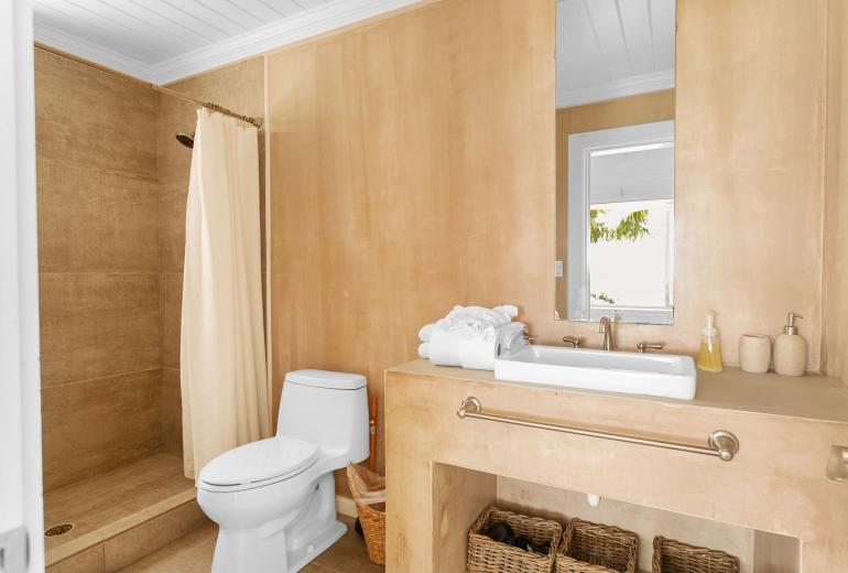 Bhs027 - Beachfront villa with private pool in Great Exuma