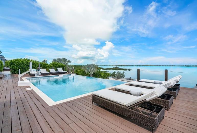 Bhs031 - Luxury beachfront villas with private dock in Exuma
