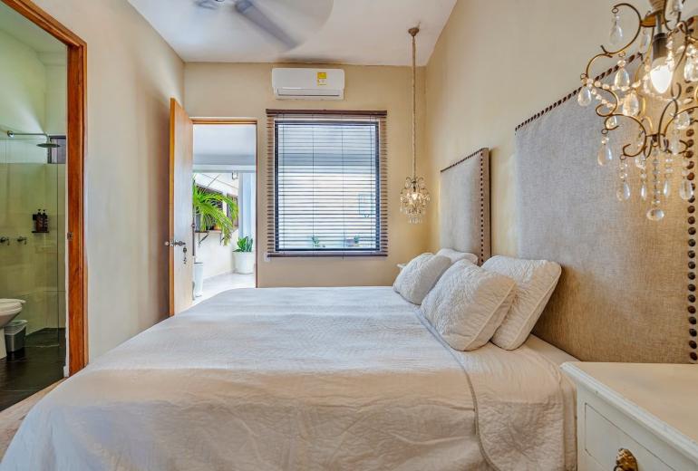 Car064 -  Charming house with pool in San Diego