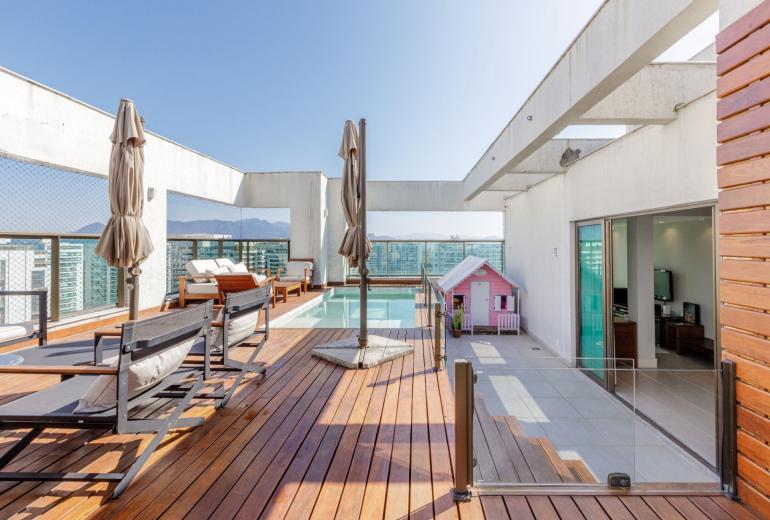Rio098 - Stunning 6 bedrooms penthouse in Barra da Tijuca