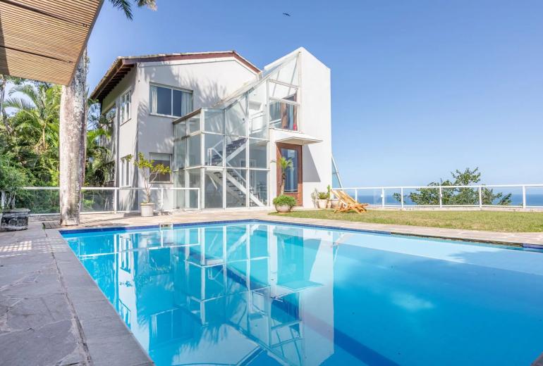 Rio106 - Villa with breathtaking sea view in São Conrado