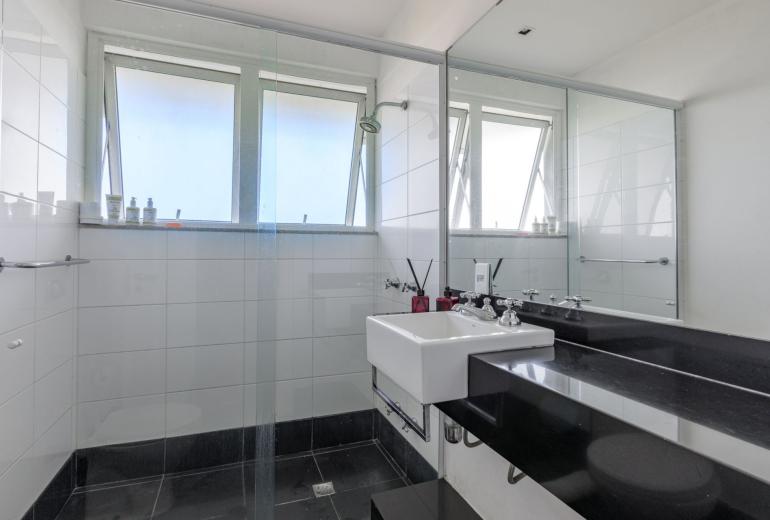 Rio106 - Mansão com vista incrível para o mar em São Conrado