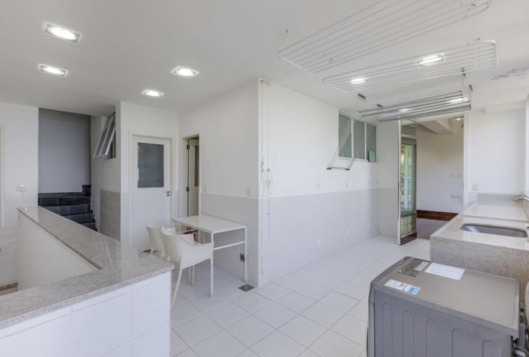 Rio106 - Villa with breathtaking sea view in São Conrado