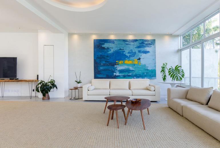 Rio106 - Villa with breathtaking sea view in São Conrado