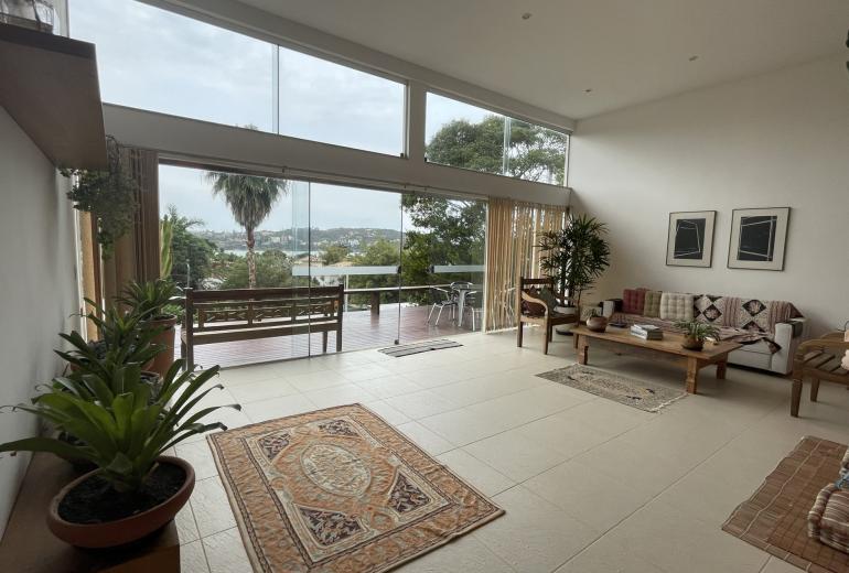 Buz209 - Spacious house on Ferradura beach