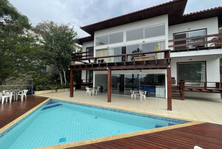 Buz209 - Spacious house on Ferradura beach