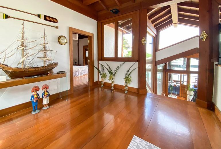 Buz207 - Casa com vistas deslumbrantes sobre o mar