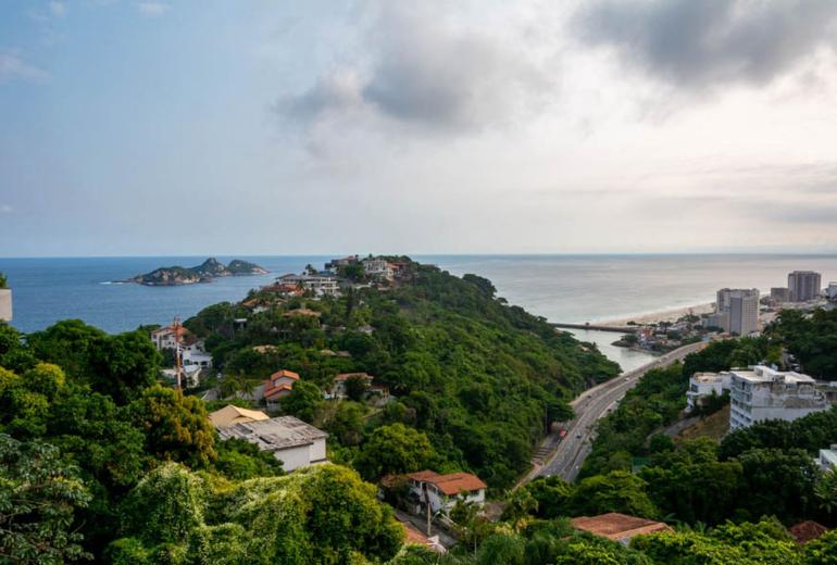 Rio966 - Casa con espectacular vista al mar en Joá