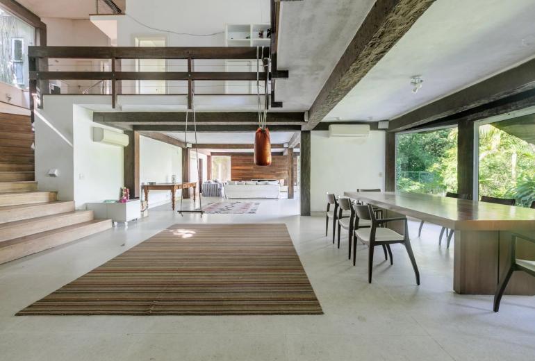 Rio132 - House in the middle of nature in São Conrado