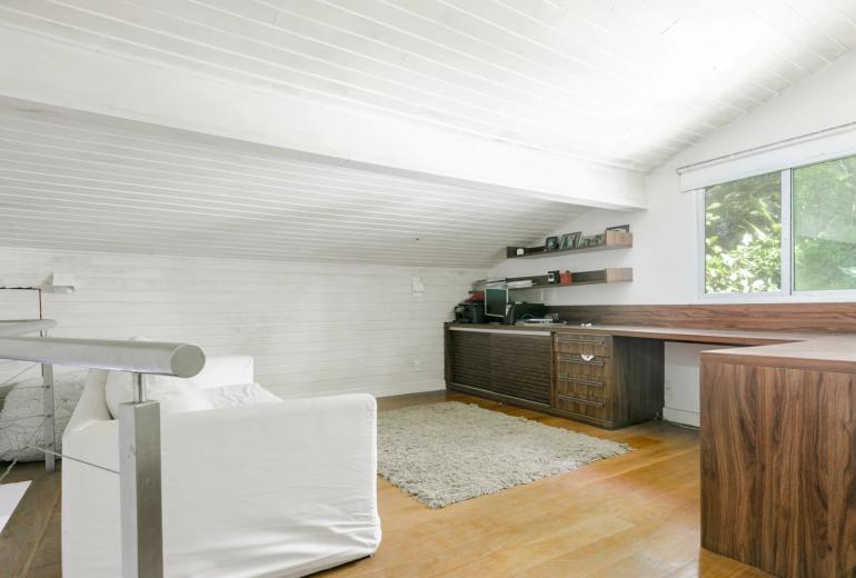 Rio132 - House in the middle of nature in São Conrado